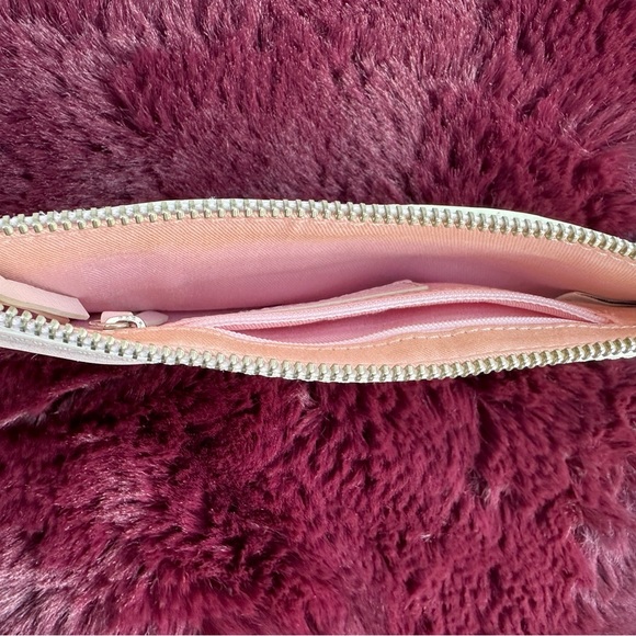 Banana Republic Soft Pink Leather Wristlet NWT - Picture 4 of 5